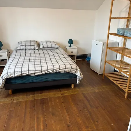 Privative Dans Maison Partagée Avec D'autres Voyageurs Pensión Tarbes