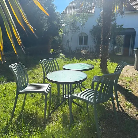 Privative Dans Maison Partagee Avec D'autres Voyageurs Гостевой дом Тарб
