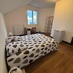 Privative Dans Maison Partagee Avec D'autres Voyageurs