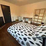 Privative Dans Maison Partagee Avec D'autres Voyageurs 塔布