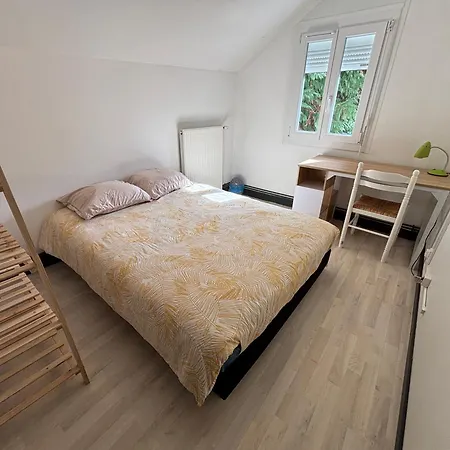 Privative Dans Maison Partagee Avec D'autres Voyageurs *