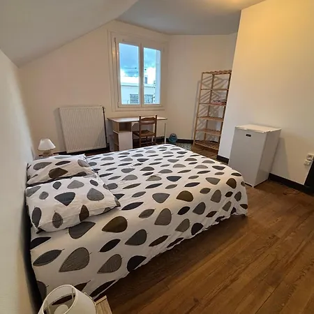 Privative Dans Maison Partagee Avec D'autres Voyageurs