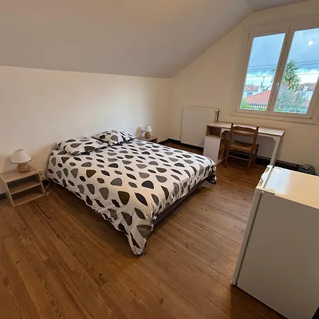 Πανσιόν Privative Dans Maison Partagee Avec D'autres Voyageurs