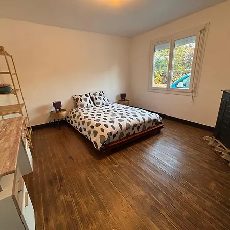 Privative Dans Maison Partagee Avec D'autres Voyageurs *