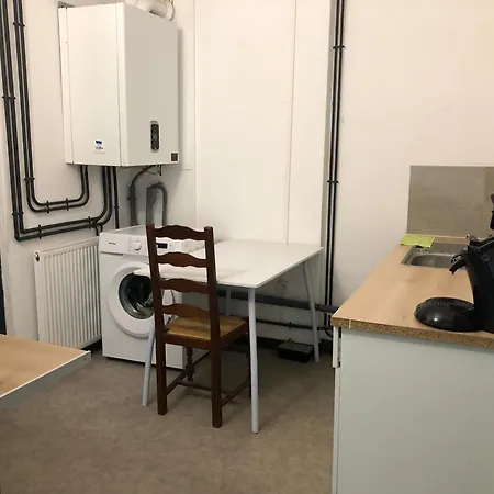 Privative Dans Maison Partagee Avec D'autres Voyageurs Tarbes