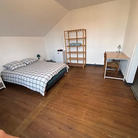 Guest house Privative Dans Maison Partagee Avec D'autres Voyageurs *