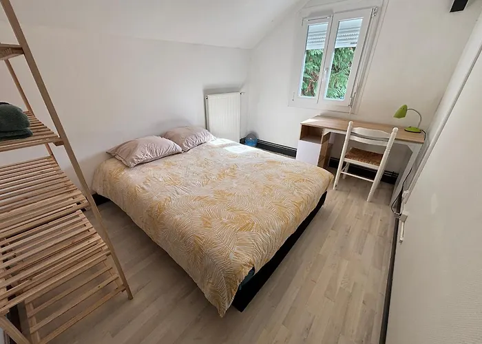 Privative Dans Maison Partagee Avec D'autres Voyageurs *