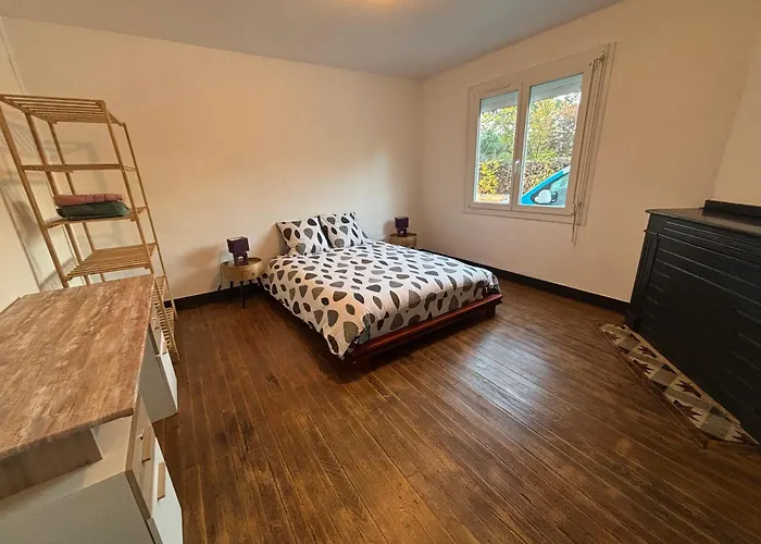 Privative Dans Maison Partagee Avec D'autres Voyageurs *