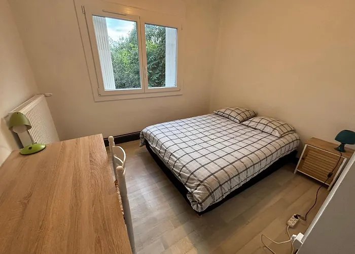 Privative Dans Maison Partagee Avec D'autres Voyageurs Guest house Tarbes