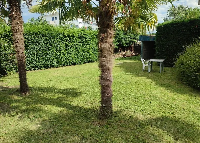 Privative Dans Maison Partagee Avec D'autres Voyageurs *