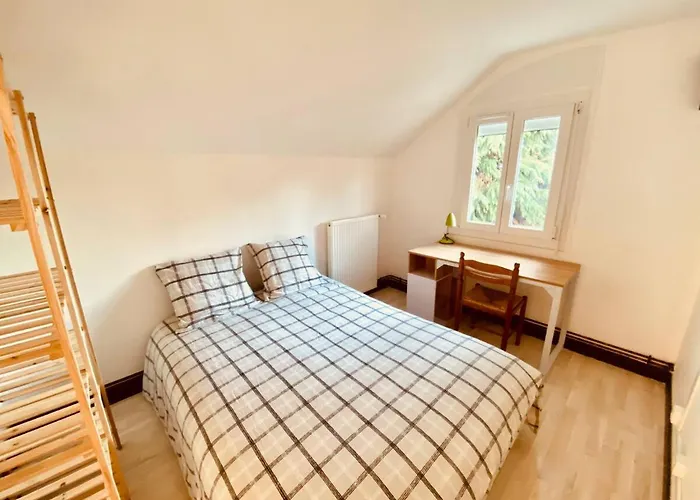 Privative Dans Maison Partagee Avec D'autres Voyageurs Guest house *