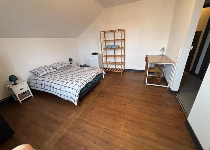 Guest house Privative Dans Maison Partagee Avec D'autres Voyageurs *